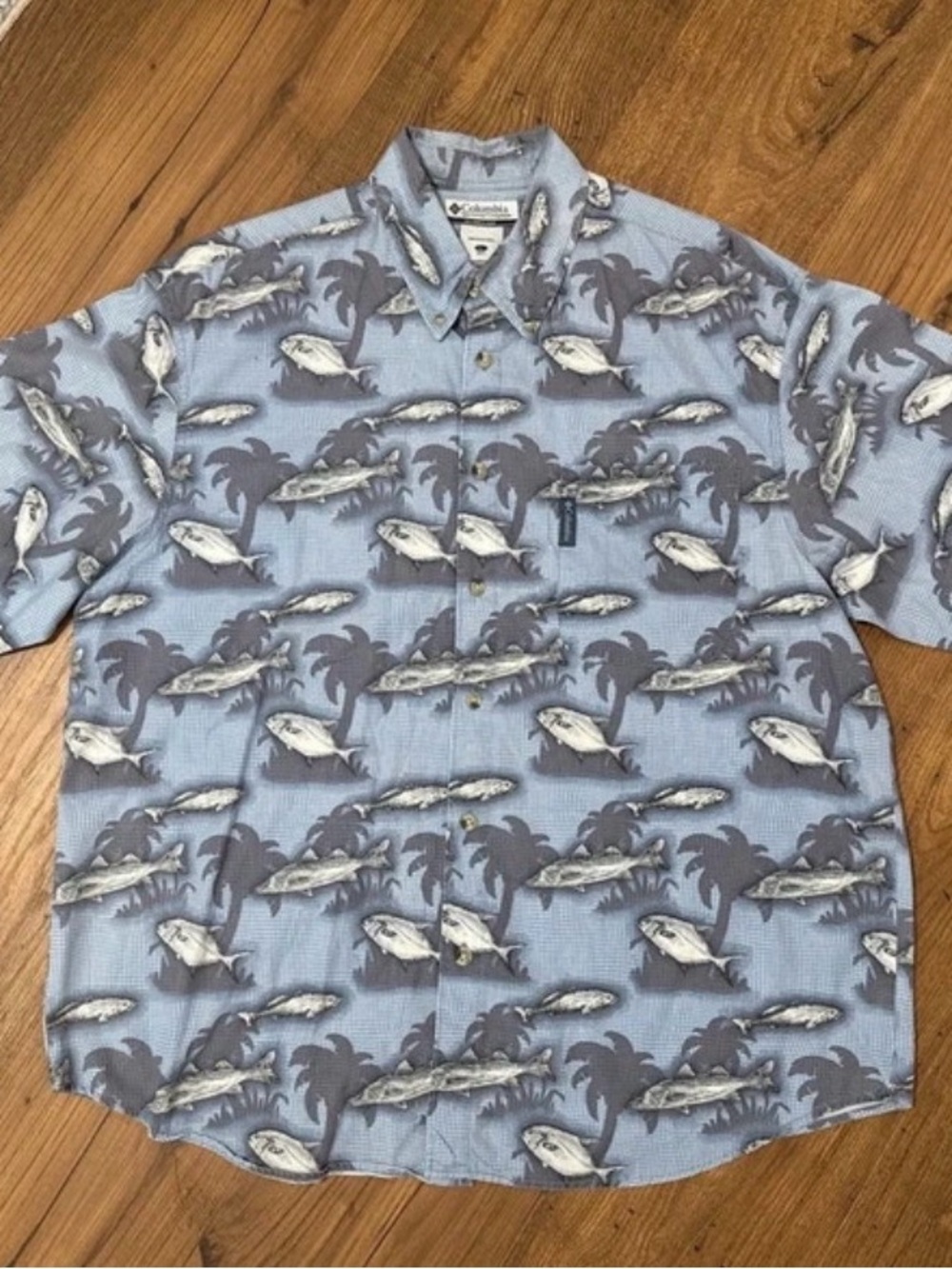 Men’s Columbia short sleeve button up size L